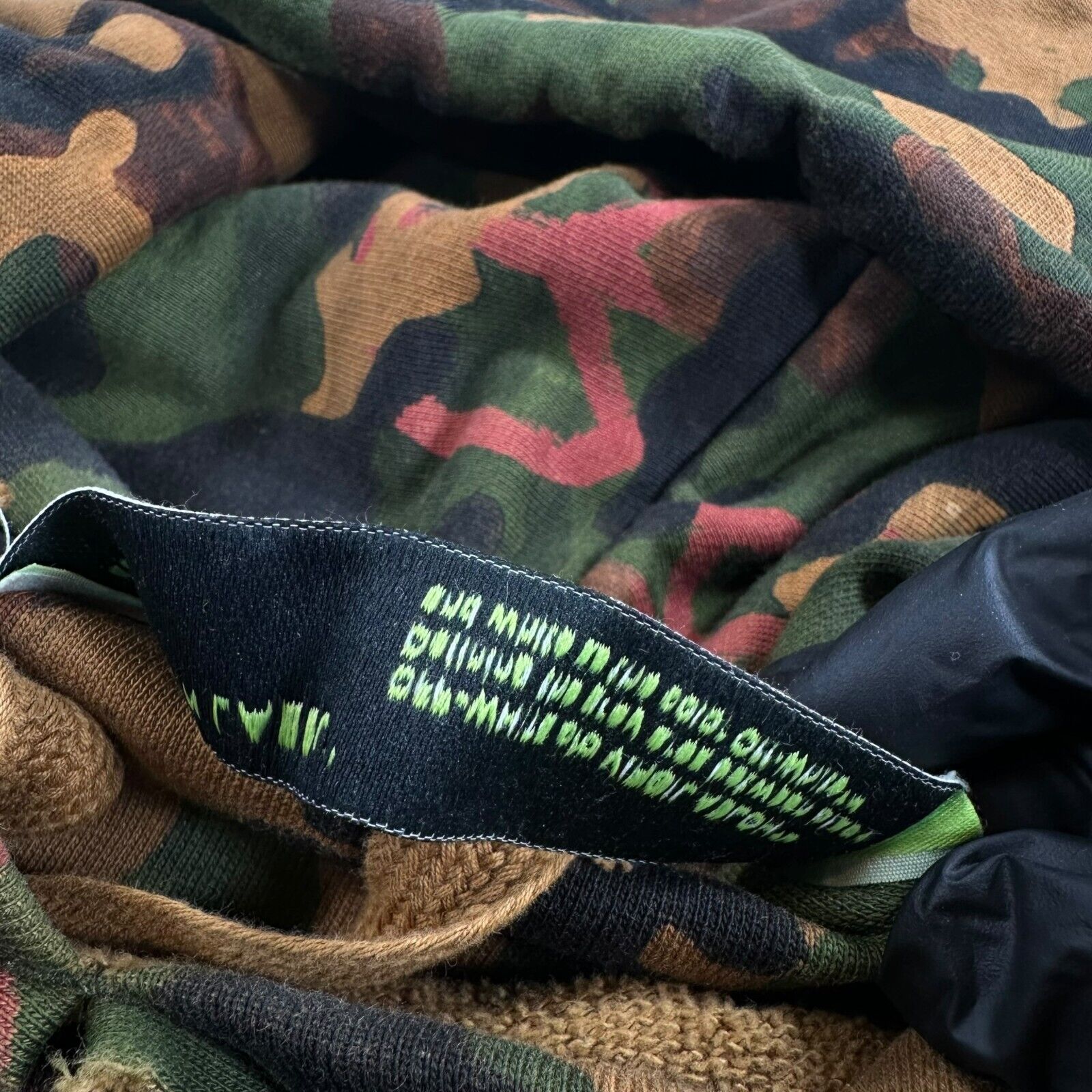 Off-White Size S Giant Oversized Woodland Camo Hoodie Circle Peace Graphic Arrow