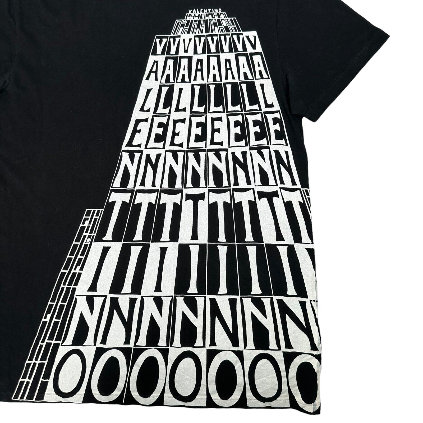 Valentino Size L T-shirt Black Skyscraper Graphic Print Chest Logo Cotton Tee